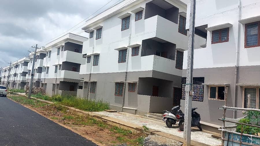 ಗೋವಿಂದಾಪುರ ಟೌನ್ಶಿಪ್ನಲ್ಲಿ ಪೂರ್ಣಗೊಂಡು ಫಲಾನುಭವಿಗಳಿಗೆ ಹಂಚಿಕೆ ಆಗಿರುವ ಮನೆಗಳು