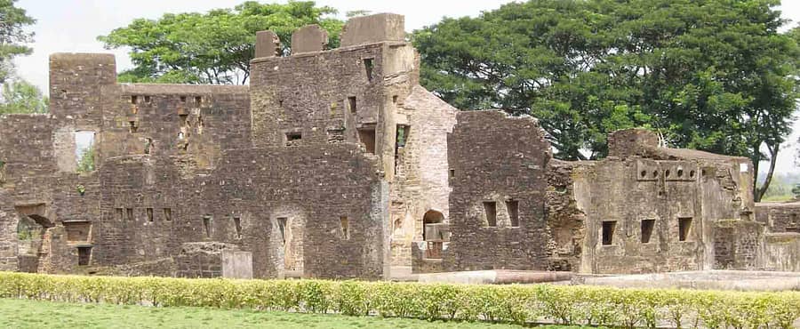 ಚನ್ನಮ್ಮನ ಕಿತ್ತೂರು ಕೋಟೆಯ ಆವರಣ