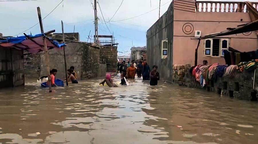 <div class="paragraphs"><p>ಮಳೆಯಿಂದಾಗಿ ದ್ವಾರಕಾದಲ್ಲಿ ನೀರು ನಿಂತಿರುವುದು</p></div>