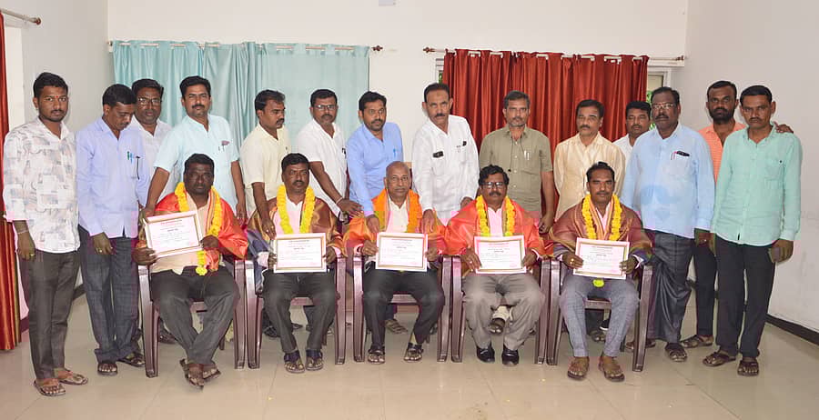 ಯಾದಗಿರಿ ನಗರದ ಹಳೆ ಪ್ರವಾಸಿ ಮಂದಿರದಲ್ಲಿ ಕರ್ನಾಟಕ ರಾಜ್ಯ ಅನುದಾನಿತ ಪ್ರಾಥಮಿಕ ಶಾಲಾ ಶಿಕ್ಷಕರ ಸಂಘದ ಪದಾಧಿಕಾರಿಗಳನ್ನು ಆಯ್ಕೆ ಮಾಡಲಾಯಿತು