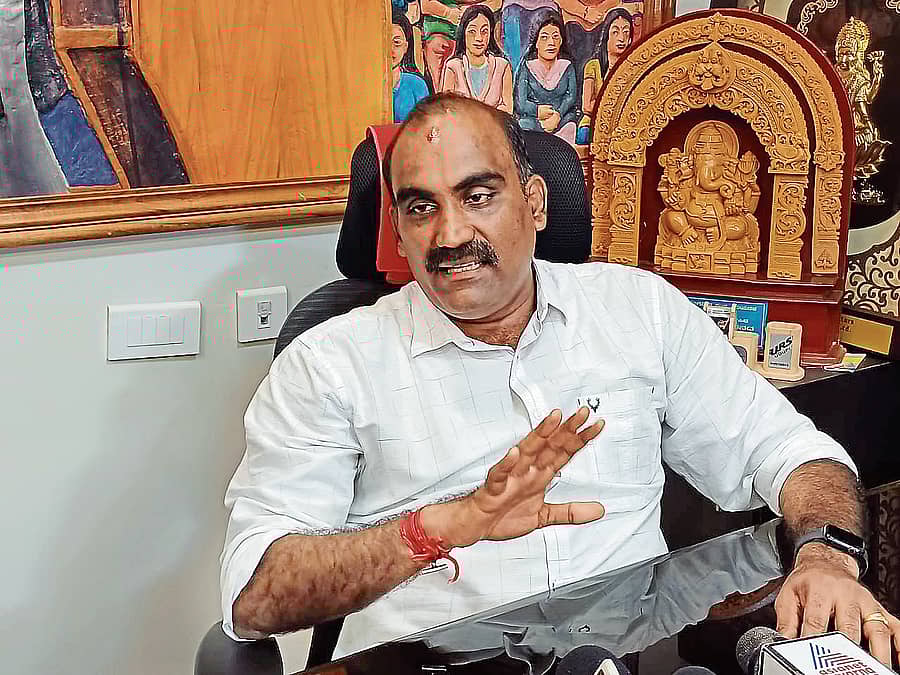 ಯಶ್‌ಪಾಲ್‌ ಸುವರ್ಣ