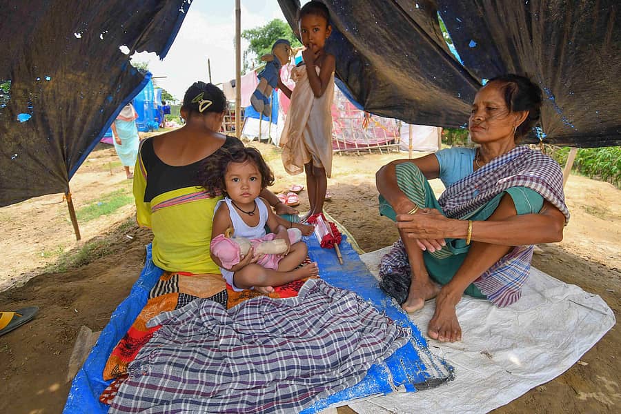 <div class="paragraphs"><p>ಅಸ್ಸಾಂ ನಗಾಂವ್ ಜಿಲ್ಲೆಯಲ್ಲಿ ಪ್ರವಾಹ ಉಂಟಾಗಿದ್ದು, ಪಟಿಯಾಪಾಮ್ ಗ್ರಾಮದ ಜನರು ನಿರಾಶ್ರಿತ ಶಿಬಿರದಲ್ಲಿ ಆಶ್ರಯ ಪಡೆದಿದ್ದಾರೆ </p></div>