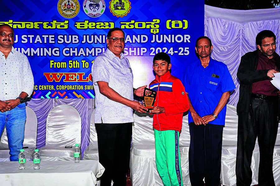 <div class="paragraphs"><p>ಪ್ರಶಸ್ತಿ ಪಡೆದ ಜಿಐಆರ್ಎಸ್ನ ಅಮಿತ್ ಪವನ್ ಎಚ್.</p></div><div class="paragraphs"><p><br></p></div>