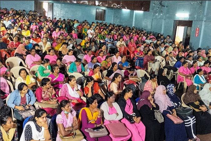 ಸಮ್ಮೇಳನದಲ್ಲಿ ಭಾಗವಹಿಸಿದ್ದ ಆಶಾ ಕಾರ್ಯಕರ್ತೆಯರು