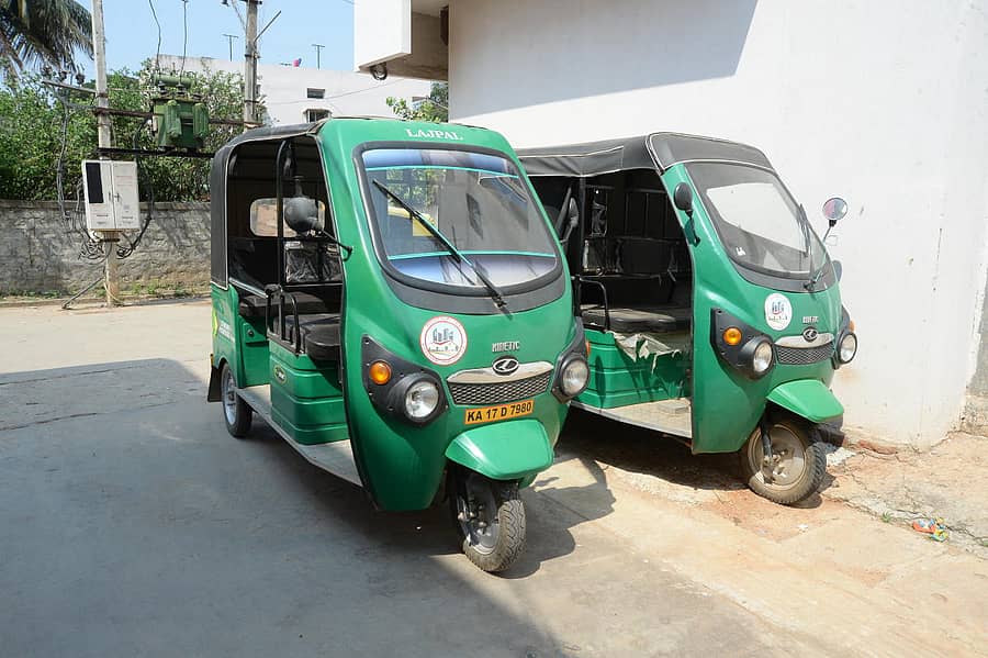 <div class="paragraphs"><p>ಸ್ಮಾರ್ಟ್ ಸಿಟಿ ಯೋಜನೆಯಡಿ ನೀಡಲಾದ ಇ–ಆಟೊಗಳು ಮೂಲೆ ಸೇರಿರುವುದು </p></div>