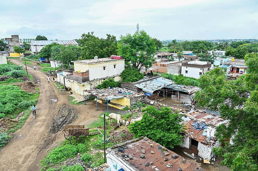 ಕಲಬುರಗಿಯ ಕಪನೂರ ಕೈಗಾರಿಕಾ ಪ್ರದೇಶ ಪಕ್ಕದ ಸಿದ್ಧಾರೂಢ ಕಾಲೊನಿಯ ನೋಟ– ಪ್ರಜಾವಾಣಿ ಚಿತ್ರ/ತಾಜುದ್ದೀನ್ ಆಜಾದ್