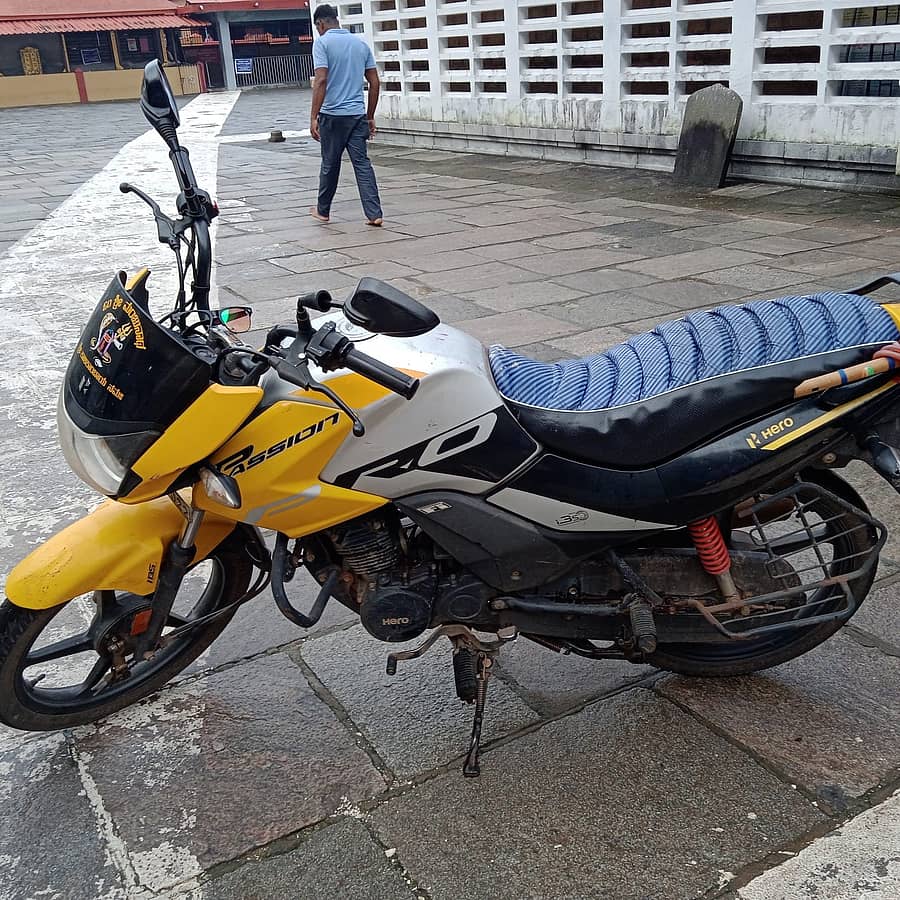 ಕದ್ರಿ ಮಂಜುನಾಥ ದೇವಸ್ಥಾನದ ಪ್ರಾಂಗಣಕ್ಕೆ ಯುವಕ ಚಲಾಯಿಸಿಕೊಂಡು ಬಂದಿದ್ದ ಬೈಕ್