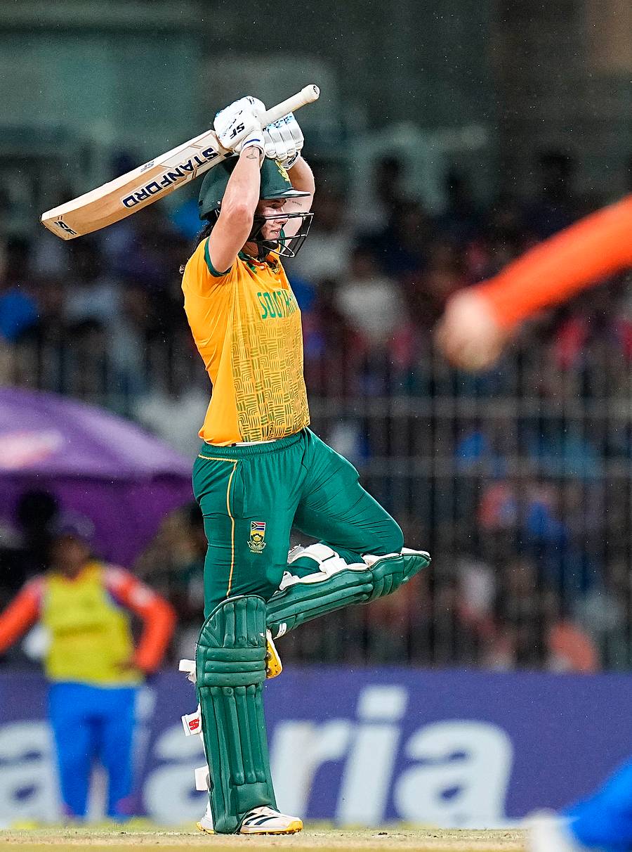 <div class="paragraphs"><p>ಚೆನ್ನೈನಲ್ಲಿ ಭಾನುವಾರ ನಡೆದ ಟಿ20 ಪಂದ್ಯದಲ್ಲಿ ಅರ್ಧಶತಕ ಗಳಿಸಿದ ದಕ್ಷಿಣ ಆಫ್ರಿಕಾ ಮಹಿಳಾ ತಂಡದ ಬ್ಯಾಟರ್ ತಾಜ್ಮೀನ್ ಬ್ರಿಟ್ಸ್ ಸಂಭ್ರಮಿಸಿದ ಭಂಗಿ </p></div>