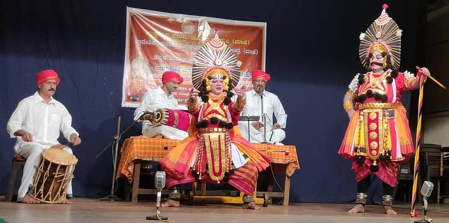 ‘ಸುಧನ್ವಾರ್ಜುನ ಕಾಳಗ’ ಪ್ರಸಂಗದ ಯುದ್ಧ ಸನ್ನಿವೇಶದ ಪ್ರಾತ್ಯಕ್ಷಿಕೆ ನಡೆಯಿತು