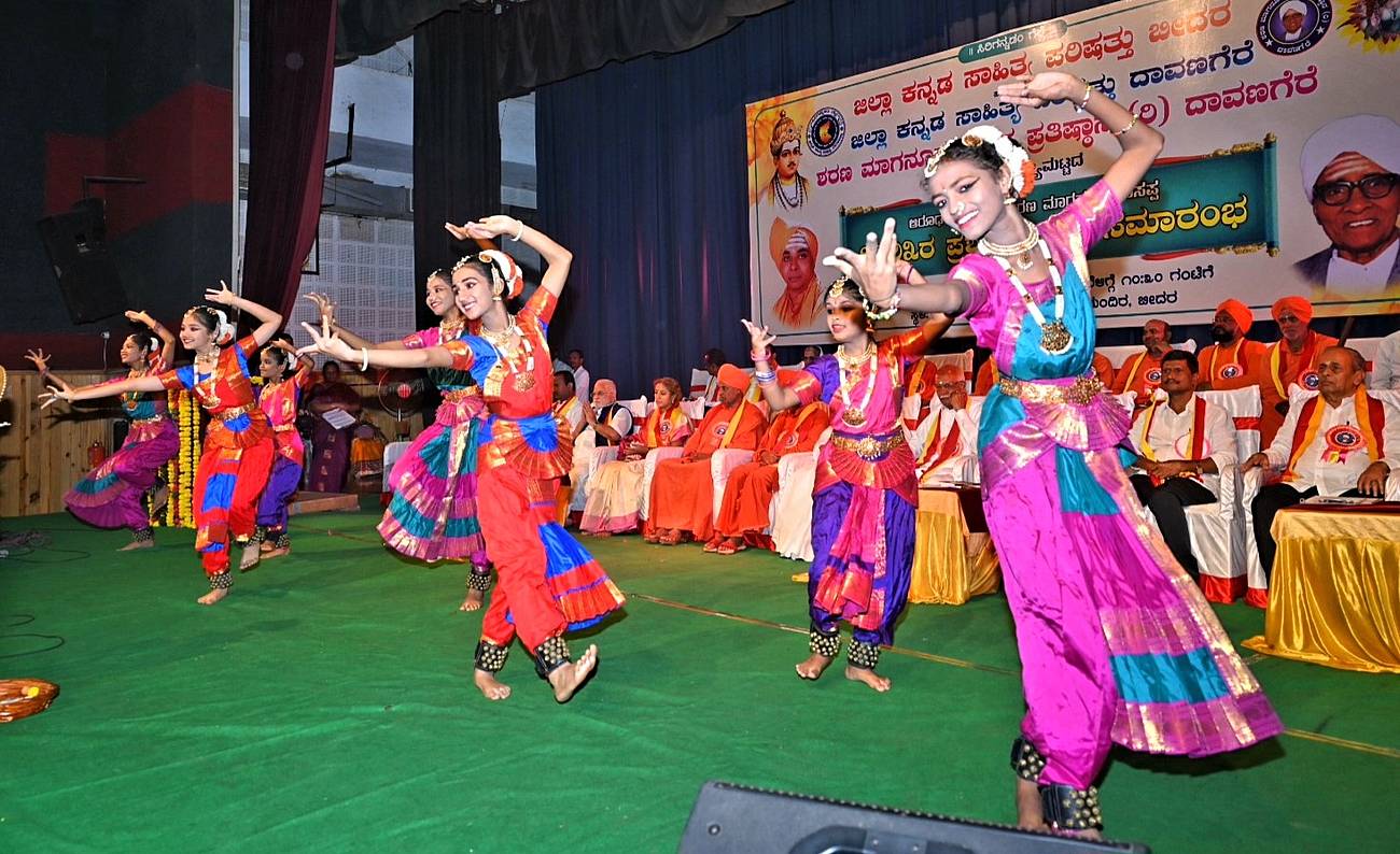 ಬಸವಲಿಂಗ ಪಟ್ಟದ್ದೇವರಿಗೆ ಮಾಗನೂರು ಬಸಪ್ಪ ಪ್ರಶಸ್ತಿ