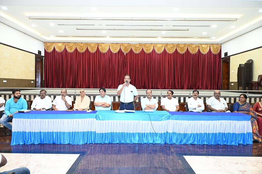 ಉಚ್ಚಿಲ ಮಹಾಲಕ್ಷ್ಮಿ ದೇವಸ್ಥಾನದ ವತಿಯಿಂದ ನಡೆಯುವ ಉಚ್ಚಿಲ ದಸರಾದ ಪೂರ್ವಭಾವಿ ಸಭೆ ಜರುಗಿತು