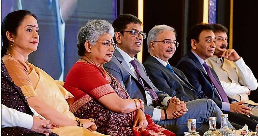 <div class="paragraphs"><p>ಕಾರ್ಯಕ್ರಮದಲ್ಲಿ ನಿಯೋಜಿತ ಮುಖ್ಯ ಕಾರ್ಯದರ್ಶಿ ಶಾಲಿನಿ ರಜನೀಶ್, ಸುಪ್ರೀಂ ಕೋರ್ಟ್ ನ್ಯಾಯಮೂರ್ತಿ ಬಿ.ವಿ.ನಾಗರತ್ನ, ಸುಪ್ರೀಂ ಕೋರ್ಟ್ ಮುಖ್ಯ ನ್ಯಾಯಮೂರ್ತಿ ಡಿ.ವೈ.ಚಂದ್ರಚೂಡ್, ಕರ್ನಾಟಕ ಹೈಕೋರ್ಟ್ ಮುಖ್ಯ ನ್ಯಾಯಮೂರ್ತಿ ಎನ್.ವಿ.ಅಂಜಾರಿಯಾ, ಕೇಂದ್ರದ ಅಂಗವಿಕಲರ ಹಕ್ಕುಗಳ ಮುಖ್ಯ ಆಯುಕ್ತ ರಾಜೇಶ್ ಅಗರ್ವಾಲ್ ಇದ್ದರು.</p></div>