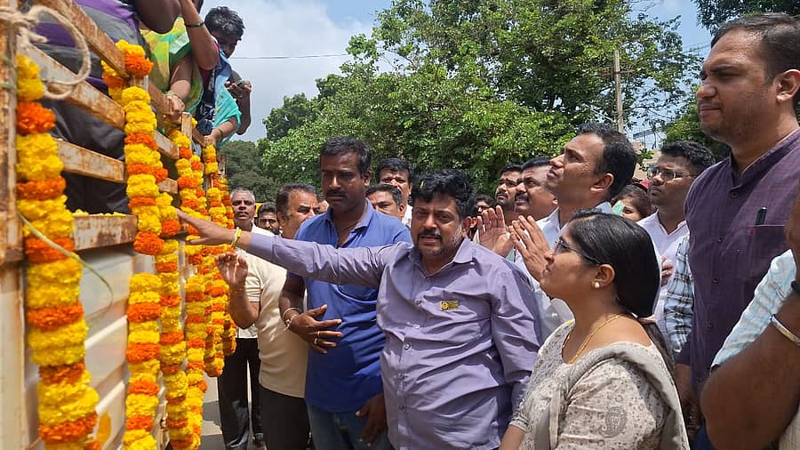 ಮೃತ ಚಂದನ ಅಂತಿಮ ದರ್ಶನ ಪಡೆದ ತಾಲ್ಲೂಕು ಆಡಳಿತ