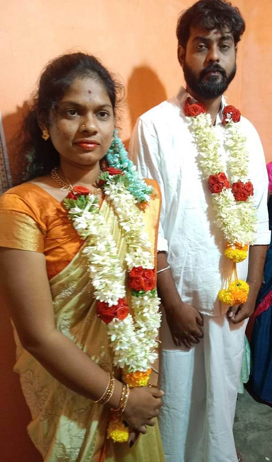 ಪರಸ್ಪರ ಜಗಳವಾಡಿಕೊಂಡ ನೂತನ ಜೋಡಿಯ ಮದುವೆ ಸಂಭ್ರಮದ ನೋಟ