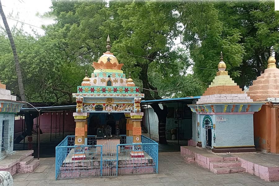 ಕಕ್ಕೇರಾ ಪಟ್ಟಣದ ಸಂಗಮೇಶ್ವರ ಮಠ