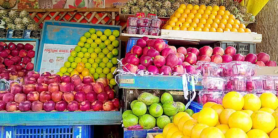 <div class="paragraphs"><p>ಹಣ್ಣುಗಳು</p></div>