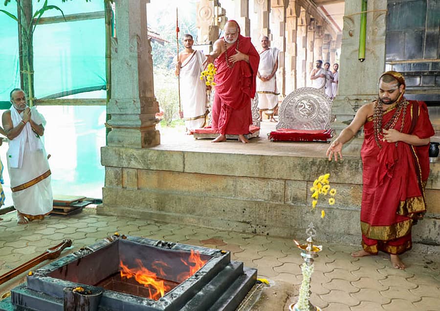  ವಿಧುಶೇಖರಭಾರತೀ ಸ್ವಾಮೀಜಿಯವರ 32ನೇ ವರ್ಧಂತಿ ಮಹೋತ್ಸವ ಪ್ರಯುಕ್ತ ವಿಶೇಷ ಪೂಜೆ ನಡೆಯಿತು