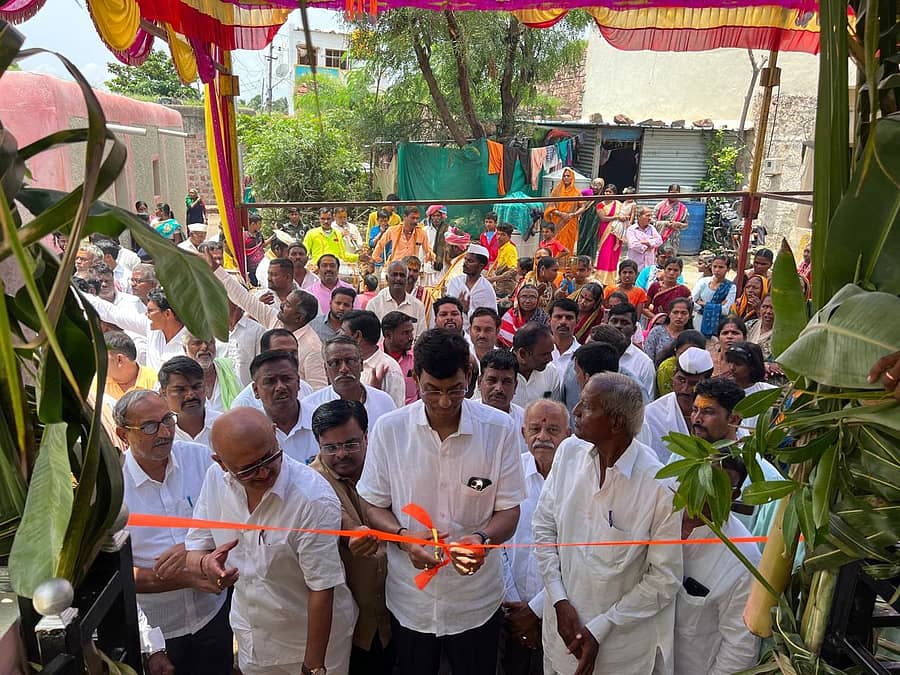 ಬಬಲೇಶ್ವರ ತಾಲ್ಲೂಕಿನ ಕೊಡಬಾಗಿಯಲ್ಲಿ ನಿರ್ಮಿಸಲಾಗಿರುವ ಅಕ್ಕಮಹಾದೇವಿ ಗುಡಿ ಕಟ್ಟಡವನ್ನು ವಿಧಾನ ಪರಿಷತ ಸದಸ್ಯ ಸುನೀಲಗೌಡ ಪಾಟೀಲ ಉದ್ಘಾಟಿಸಿದರು