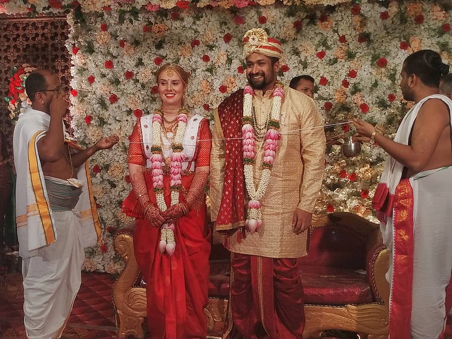 ಸಂಪ್ರದಾಯಬದ್ಧ ಮದುವೆ ಸಮಾರಂಭ