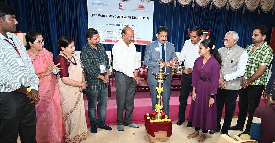 ಸಮರ್ಥನಂ ಅಂಗವಿಕಲರ ಸಂಸ್ಥೆ ಮತ್ತು ಜೆಎಸ್‌ಎಸ್‌ ಅಂಗವಿಕಲರ ಪಾಲಿಟೆಕ್ನಿಕ್ ಸಹಯೋಗದಲ್ಲಿ ಅಂಗವಿಕಲರಿಗಾಗಿ ಶನಿವಾರ ಆಯೋಜಿಸಿದ್ದ ಉದ್ಯೋಗ ಮೇಳವನ್ನು ಎನ್.ಸುಬ್ರಹ್ಮಣ್ಯ ಉದ್ಘಾಟಿಸಿದರು