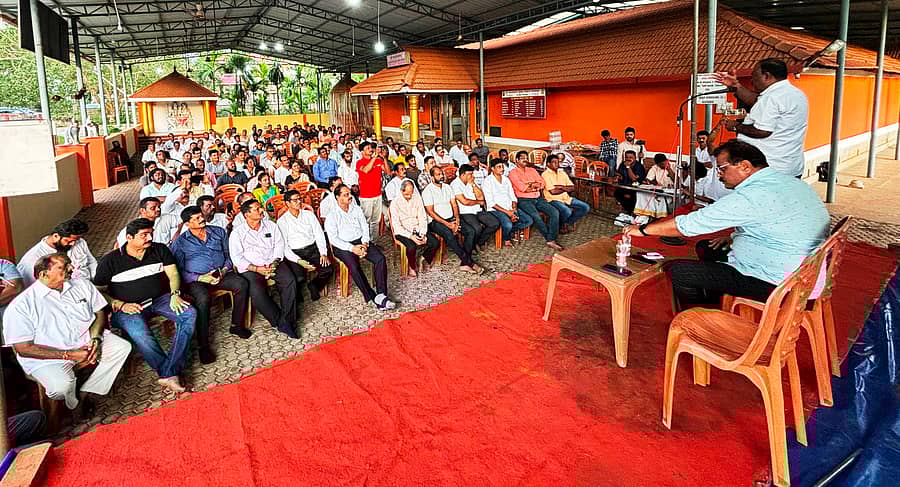 ಜನಾಗ್ರಹ ಸಭೆಯಲ್ಲಿ ಶಾಸಕ ಗುರ್ಮೆ ಸುರೇಶ್ ಶೆಟ್ಟಿ ಮಾತನಾಡಿದರು