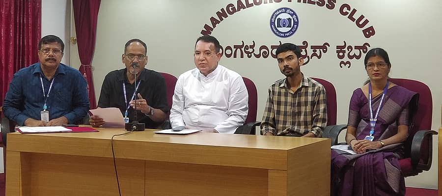 ಸುದ್ದಿಗೋಷ್ಠಿಯಲ್ಲಿ ಸೇಂಟ್ ಅಲೋಶಿಯಸ್ ಕಾಲೇಜಿನ ರಜಿಸ್ಟ್ರಾರ್ ಆಲ್ವಿನ್ ಡೇಸಾ ಮಾತನಾಡಿದರು