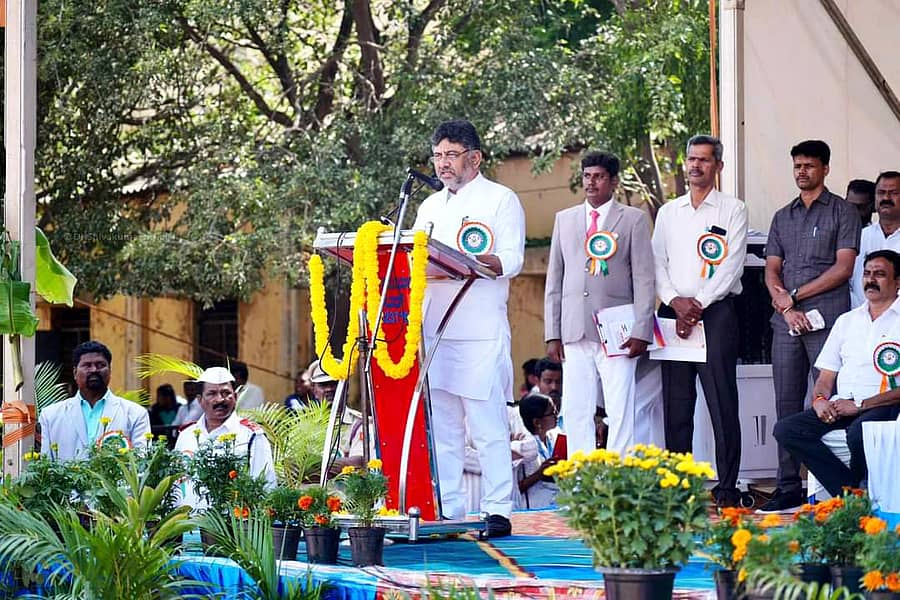 ಚನ್ನಪಟ್ಟಣದಲ್ಲಿ ನಡೆದ ಸ್ವಾತಂತ್ರ್ಯ ದಿನಾಚರಣೆ ಕಾರ್ಯಕ್ರಮದಲ್ಲಿ ಉಪಮುಖ್ಯಮಂತ್ರಿ ಡಿ.ಕೆ. ಶಿವಕುಮಾರ್ ಮಾತನಾಡಿದರು