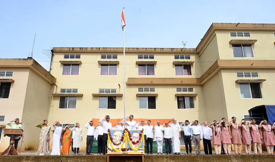 ಹೆಬ್ರಿಯ ಪಾಂಡುರಂಗ ರಮಣ ನಾಯಕ್ ಅಮೃತ ಭಾರತಿ ಸಮೂಹ ಶಿಕ್ಷಣ ಸಂಸ್ಥೆಯಲ್ಲಿ 78ನೇ ಸ್ವಾತಂತ್ರ್ಯ ದಿನಾಚರಣೆ ನಡೆಯಿತು.