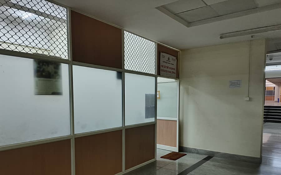 ಬೆಳಗಾವಿಯ ಸುವರ್ಣ ವಿಧಾನಸೌಧದ ನೆಲಮಹಡಿಯಲ್ಲಿರುವ ಪ್ರವಾಸೋದ್ಯಮ ಇಲಾಖೆ ಜಂಟಿ ನಿರ್ದೇಶಕರ ಕಚೇರಿ
–ಪ್ರಜಾವಾಣಿ ಚಿತ್ರ