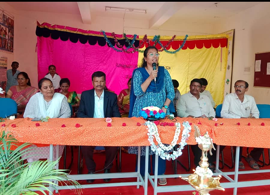ಗುಬ್ಬಿ ಬಾಲಕಿಯರ ಸರ್ಕಾರಿ ಪದವಿ ಪೂರ್ವ ಕಾಲೇಜಿನಲ್ಲಿ ಕ್ರೀಡಾ, ಸಾಂಸ್ಕೃತಿಕ ಚಟುವಟಿಕೆಗೆ ಚಾಲನೆ ನೀಡಿ ಮಾತನಾಡಿದ ತಹಶೀಲ್ದಾರ್ ಆರತಿ ಬಿ.
