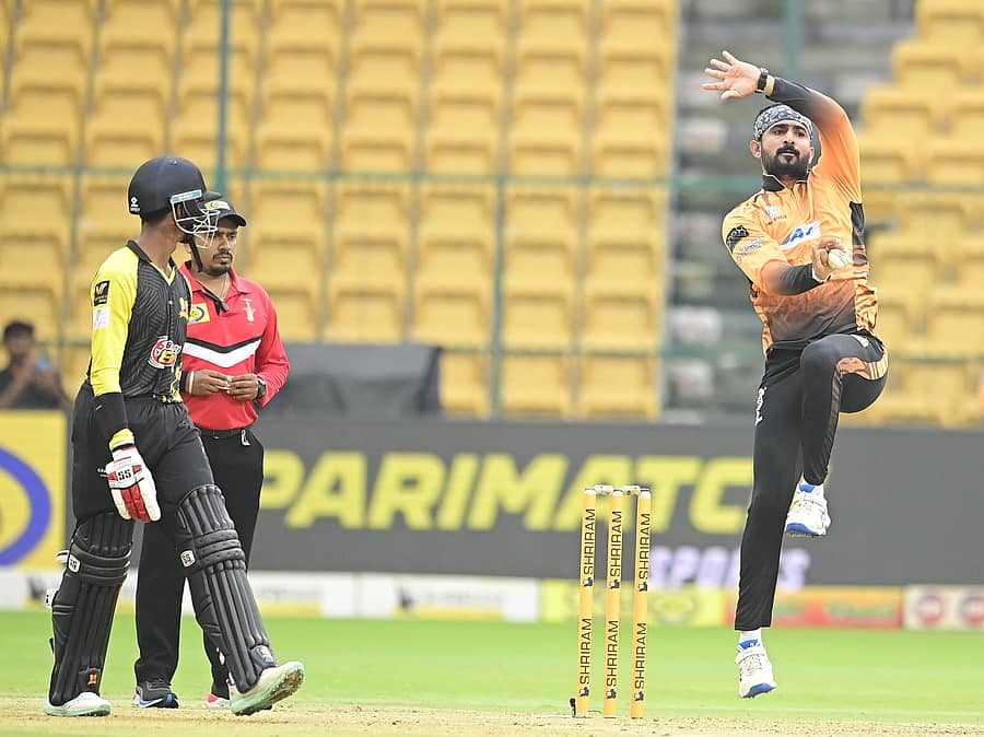 ಕೆ.ಸಿ. ಕಾರಿಯಪ್ಪ ಬೌಲಿಂಗ್ ಶೈಲಿ