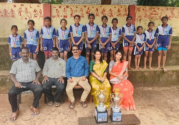 ಬಾಲಕಿಯರ ವಿಭಾಗದಲ್ಲಿ ಪ್ರಥಮ ಸ್ಥಾನ ಪಡೆದ ಕುಚ್ಚೂರು ಸರ್ಕಾರಿ ಶಾಲೆ ತಂಡ