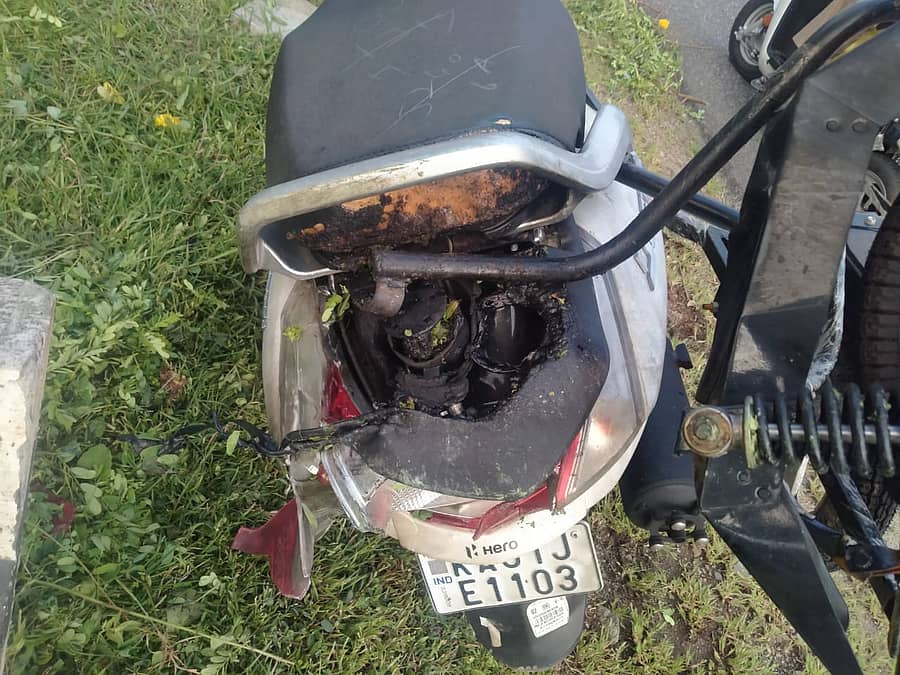 ಸ್ಫೋಟಗೊಂಡ ಸ್ಕೂಟಿ