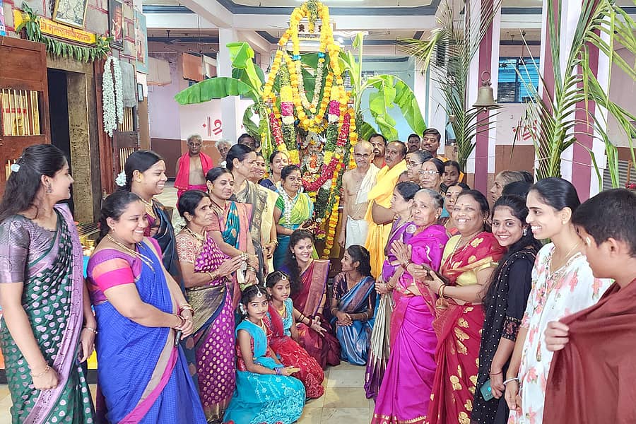 ರಾಘವೇಂದ್ರ ಸ್ವಾಮಿ 353ನೇ ಆರಾಧನಾ ಮಹೋತ್ಸವದ ಅಂಗವಾಗಿ ಬಾದಾಮಿಯ ರಾಯರ ಮಠದಲ್ಲಿ ಸಂಭ್ರಮದಿಂದ ರಥೋತ್ಸವ ನಡೆಯಿತು