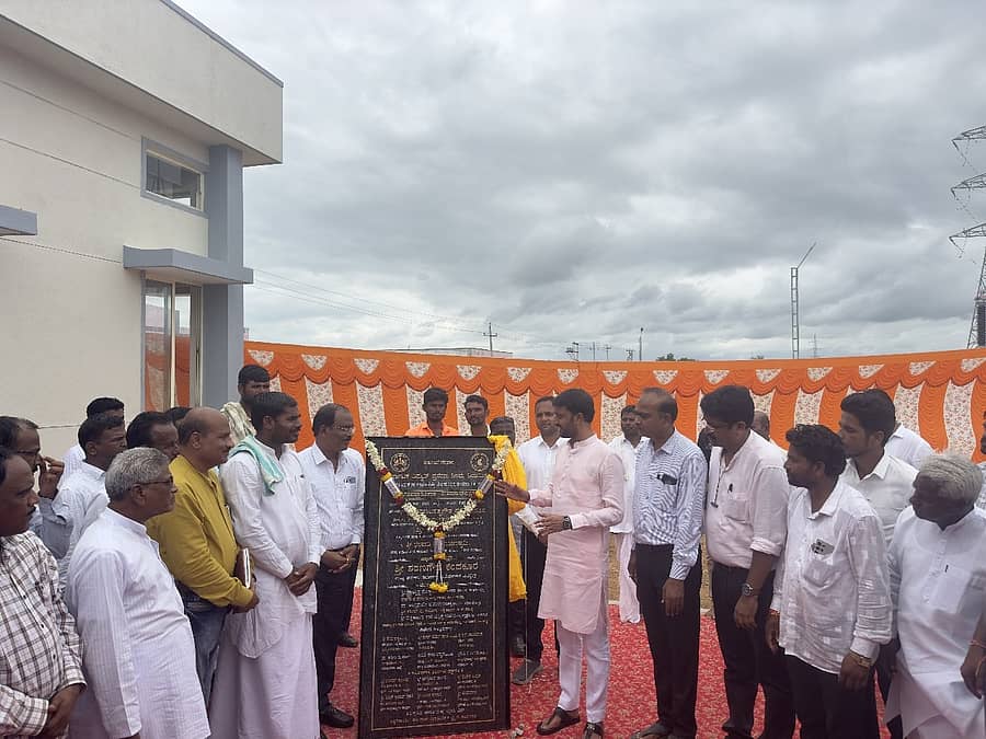 ಯರಗೋಳ ಸಮೀಪದ ಚಾಮನಳ್ಳಿ ಗ್ರಾಮದಲ್ಲಿ ಶುಕ್ರವಾರ ವಿದ್ಯುತ್ ಉಪ ಕೇಂದ್ರವನ್ನು ಗುರುಮಠಕಲ್ ಶಾಸಕ ಶರಣಗೌಡ ಕಂದಕೂರ ಉದ್ಘಾಟಿಸಿದರು