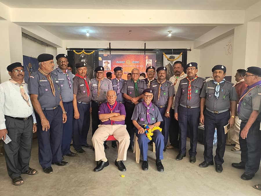 ಹಾರೋಹಳ್ಳಿಯ ಪ್ರಗತಿ ಶಾಲೆಯಲ್ಲಿ ಸ್ಕೌರ‍್ಸ್ ಮತ್ತು ಗೈರ‍್ಸ್ ಸಮಾವೇಶ ನಡೆಯಿತು.