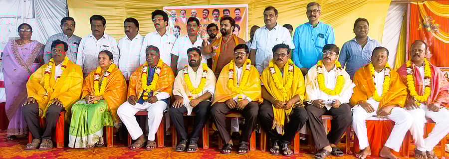 ಅಫಜಲಪುರ ಶಾರದಾ ಕಲ್ಯಾಣ ಮಂಟಪದಲ್ಲಿ ಗುರುವಾರ ನಡೆದ ಬಿಜೆಪಿ ಸದಸ್ಯತಾ ಅಭಿಯಾನ ಕಾರ್ಯಕ್ರಮದಲ್ಲಿ ಪಕ್ಷದ ವಿವಿಧ ಮೋರ್ಚಾಗಳ ಪದಾಧಿಕಾರಿಗಳನ್ನು ಸನ್ಮಾನಿಸಲಾಯಿತು