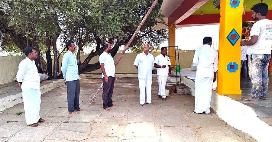 ಮೊಳಕಾಲ್ಮುರು ವಿಧಾನಸಭಾ ಕ್ಷೇತ್ರದ ಗೌರಸಮುದ್ರ ತುಂಬಲು ಕ್ಷೇತ್ರಕ್ಕೆ ಶಾಸಕ ಎನ್.ವೈ. ಗೋಪಾಲಕೃಷ್ಣ ಬುಧವಾರ ಭೇಟಿ ನೀಡಿ ಸಿದ್ಧತೆ ಪರಿಶೀಲಿಸಿದರು