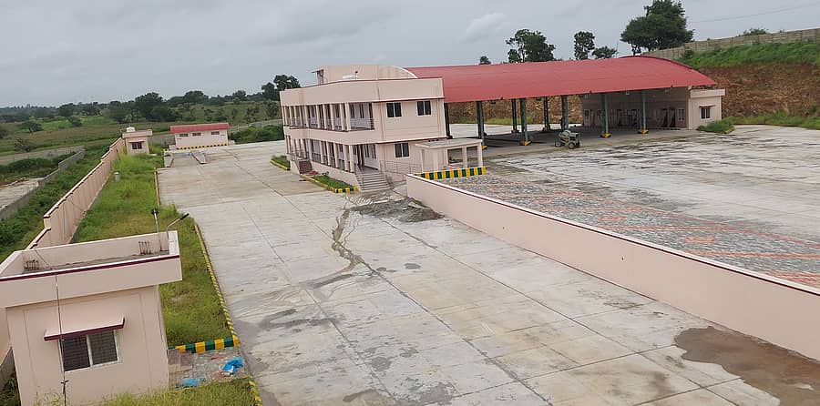 ಶಿಗ್ಗಾವಿಯ ಗಂಗೆಬಾವಿ ರಸ್ತೆಯಲ್ಲಿ ನೂತನವಾಗಿ ನಿರ್ಮಿಸಲಾಗುತ್ತಿರುವ ಡಿಪೊ ಕಟ್ಟಡ