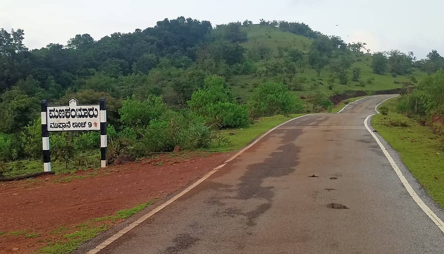 ಬಸ್ ಸೇವೆ ಇಲ್ಲದ ತುಮರಿ ಸಮೀಪದ ಮಣಕಂದೂರು ರಸ್ತೆ ಮಾರ್ಗ