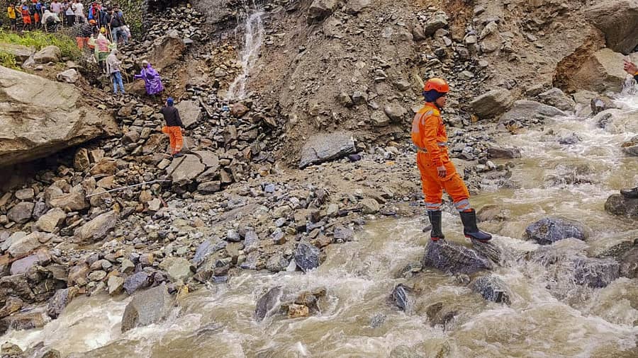 <div class="paragraphs"><p>ಉತ್ತರಾಖಂಡದಲ್ಲಿ ಭಾರಿ ಮಳೆ</p></div>