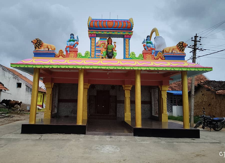 ಅರಸೀಕೆರೆ ತಾಲ್ಲೂಕಿನ ಬೈರಾಂಬುದಿ ಗ್ರಾಮದ ದೇವಸ್ಥಾನ.