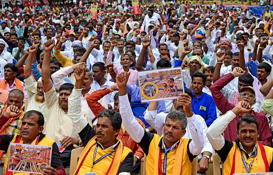 <div class="paragraphs"><p>ನಗರದ ಸ್ವಾತಂತ್ರ್ಯ ಉದ್ಯಾನದಲ್ಲಿ ಸೋಮವಾರ ನಡೆದ ಪ್ರತಿಭಟನೆಯಲ್ಲಿ ಕಟ್ಟಡ ಕಾರ್ಮಿಕ ಸಂಘಟನೆಗಳ ಸಮನ್ವಯ ಸಮಿತಿಯ ಸದಸ್ಯರು ಭಾಗವಹಿಸಿದ್ದರು </p></div>