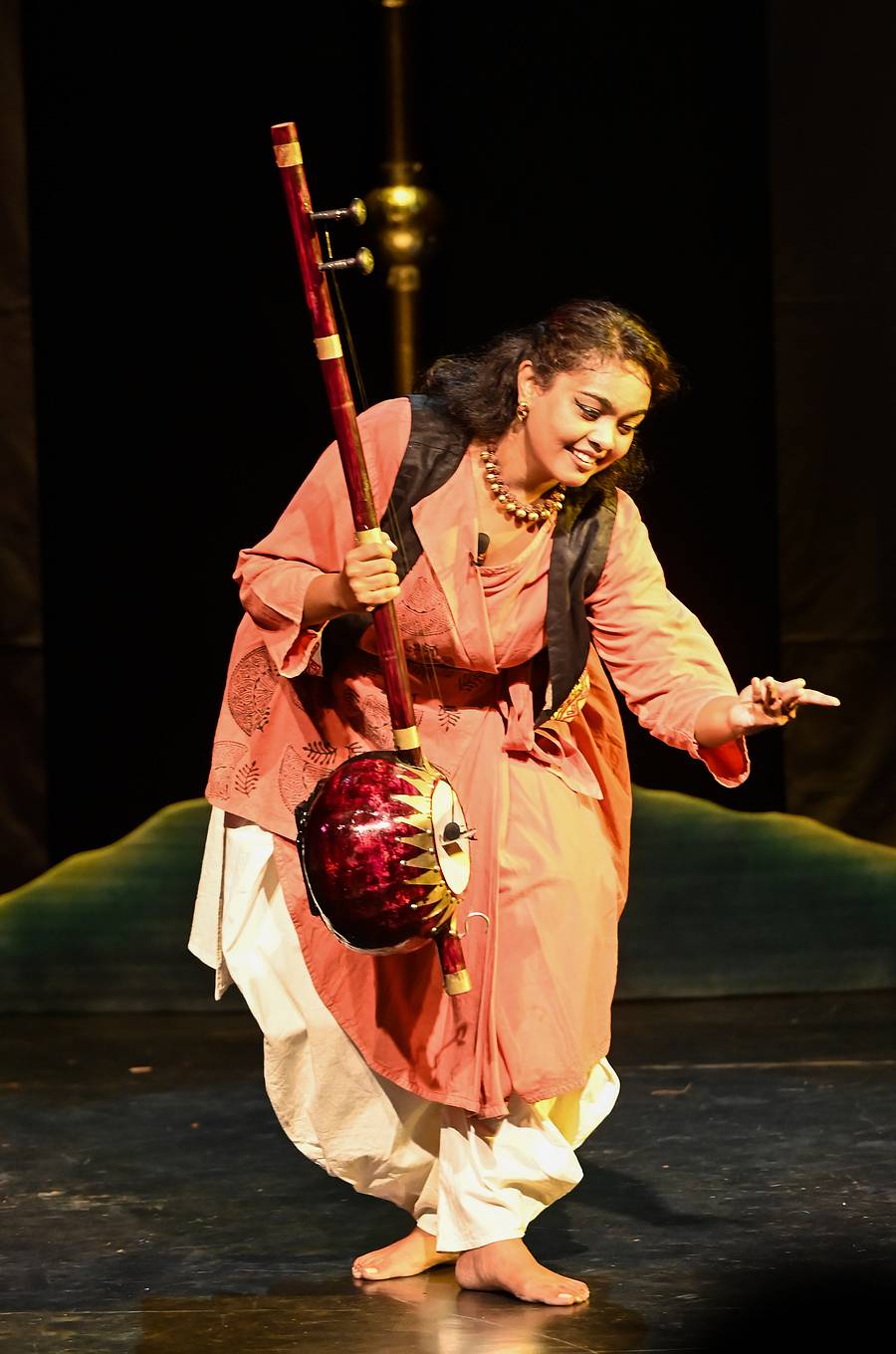 <div class="paragraphs"><p>ಮಂಟೇಸ್ವಾಮಿ ಕಾವ್ಯ ಪ್ರಯೋಗದಲ್ಲಿ ಶಾಲೋಮ್ ಸನ್ನುತಾ</p></div>