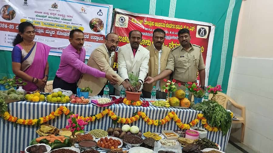 ಕೆಜಿಎಫ್ ಮಾರಿಕುಪ್ಪಂನಲ್ಲಿ ಪೌಷ್ಟಿಕ ಆಹಾರ ಕುರಿತು ಜಾಗೃತಿ ಕಾರ್ಯಕ್ರಮ ಆಚರಿಸಲಾಯಿತು