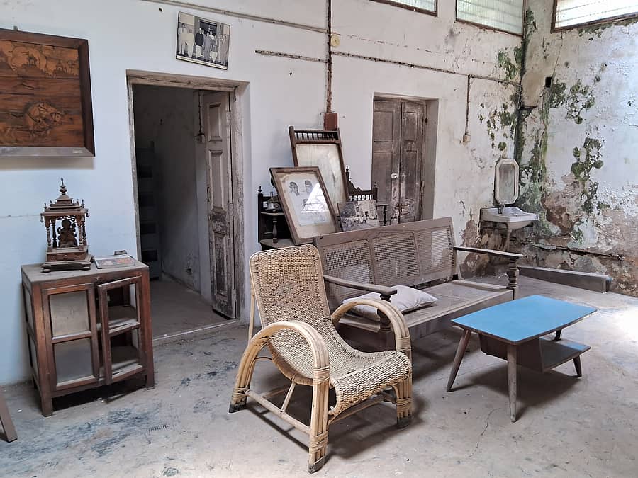 ಮಾಜಿ ಮುಖ್ಯಮಂತ್ರಿ ಎಸ್.ನಿಜಲಿಂಗಪ್ಪ ಅವರ ಮನೆಯ ಒಳಾಂಗಣದ ಸ್ಥಿತಿ