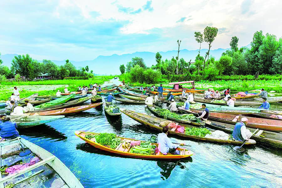 <div class="paragraphs"><p>ದಾಲ್ ಸರೋವರದ ತೇಲು ಮಾರುಕಟ್ಟೆ</p></div>