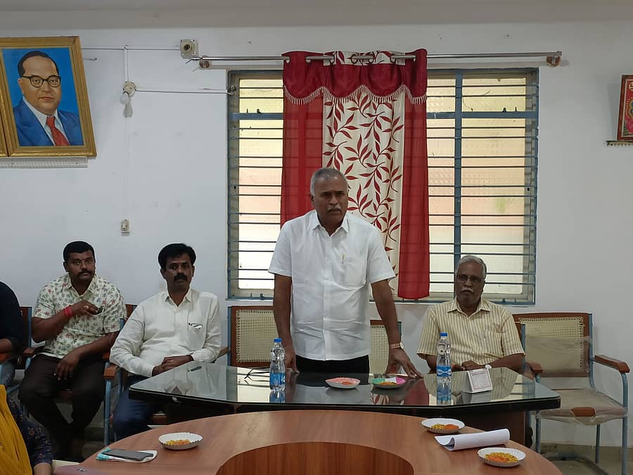 ಮಾಲೂರಿನ ತಾಲ್ಲೂಕು ಕಚೇರಿಯಲ್ಲಿ ನಡೆದ ಶಿಕ್ಷಕರ ದಿನಾಚರಣೆಯಲ್ಲಿ ಶಾಸಕ ಕೆ.ವೈ. ನಂಜೇಗೌಡ ಮಾತನಾಡಿದರು