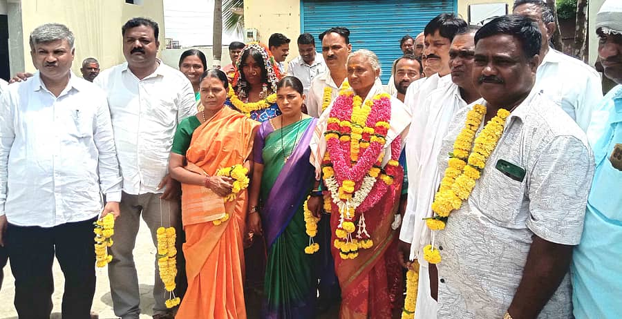 ಗುತ್ತಲ ಪಟ್ಟಣ ಪಂಚಾಯ್ತಿ ನೂತನ ಅಧ್ಯಕ್ಷೆಯಾಗಿ ಮಾಳವ್ವ ಗೊರವರ ಆಯ್ಕೆಯಾದರು