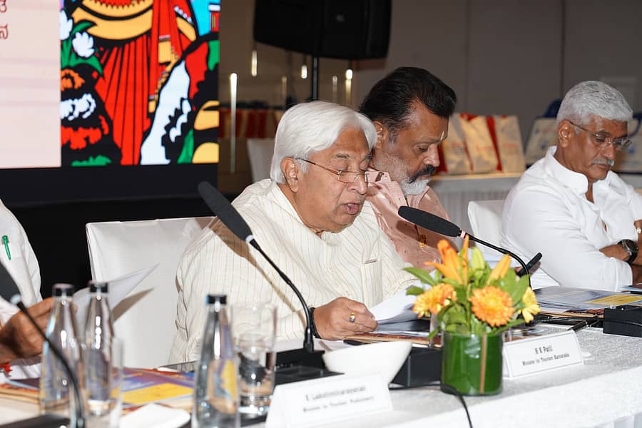 ಪ್ರವಾಸೋದ್ಯಮ ಸಚಿವರ ಸಮ್ಮೇಳನದಲ್ಲಿ ಎಚ್.ಕೆ. ಪಾಟೀಲ ಮಾತನಾಡಿದರು. ಸುರೇಶ್ ಗೋಪಿ, ಗಜೇಂದ್ರ ಸಿಂಗ್ ಶೇಖಾವತ್ ಇದ್ದರು